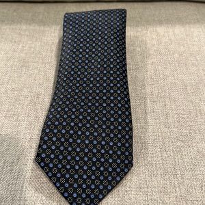 Brioni men’s silk necktie.